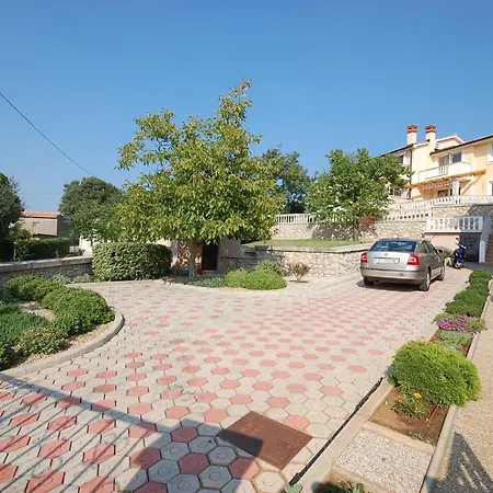 Διαμέρισμα Family Friendly With A Swimming Pool , Krk - 20500