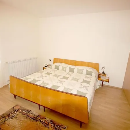 Apartment Family Friendly With A Swimming Pool , Krk - 20500 Malinska