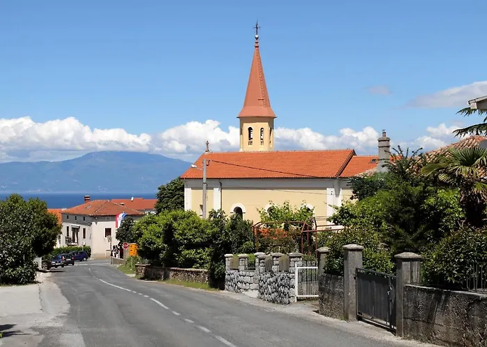 Family Friendly With A Swimming Pool , Krk - 20500 Lejlighed