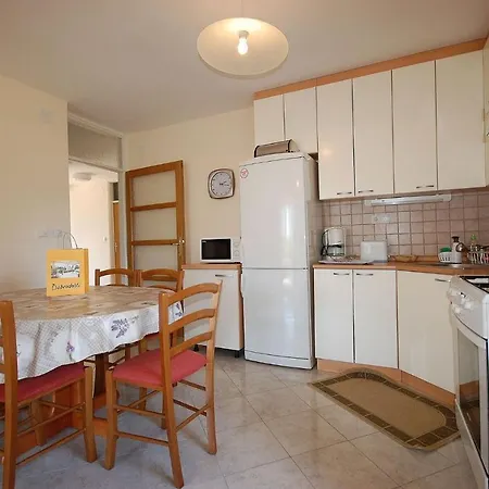 Appartamento Family Friendly With A Swimming Pool , Krk - 20500 Malinska